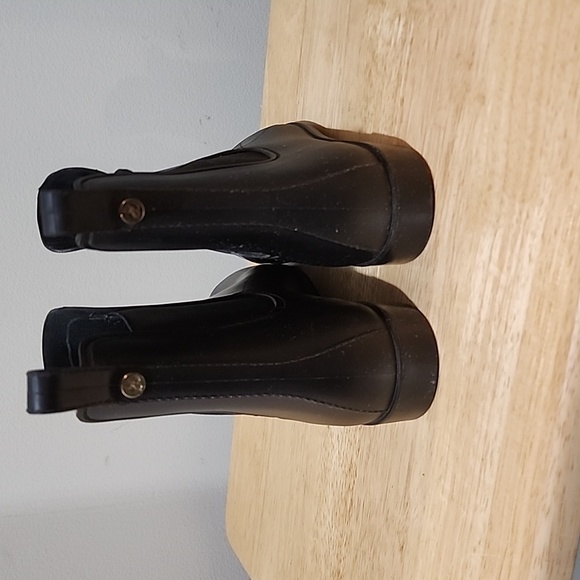 Size 9 Sam Edelman rain boots - Picture 3 of 7